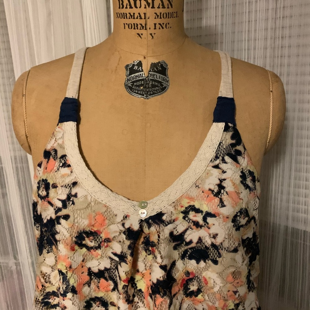 Floral Flowing Tank Top - Picture 2 of 4